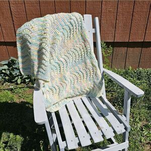 Vintage Handmade Crochet pastel blanket scalloped beachy baby